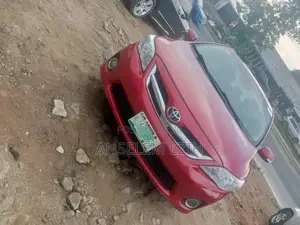 Photo - Toyota Corolla 2012 Red