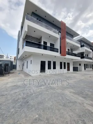 4bdrm Townhouse / Terrace in Ikota for rent