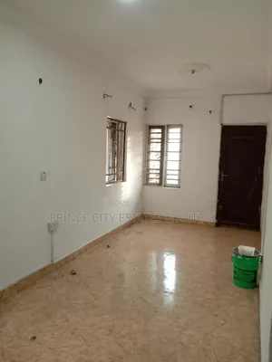 1bdrm Room & Parlour in Off Lawanson Road for rent