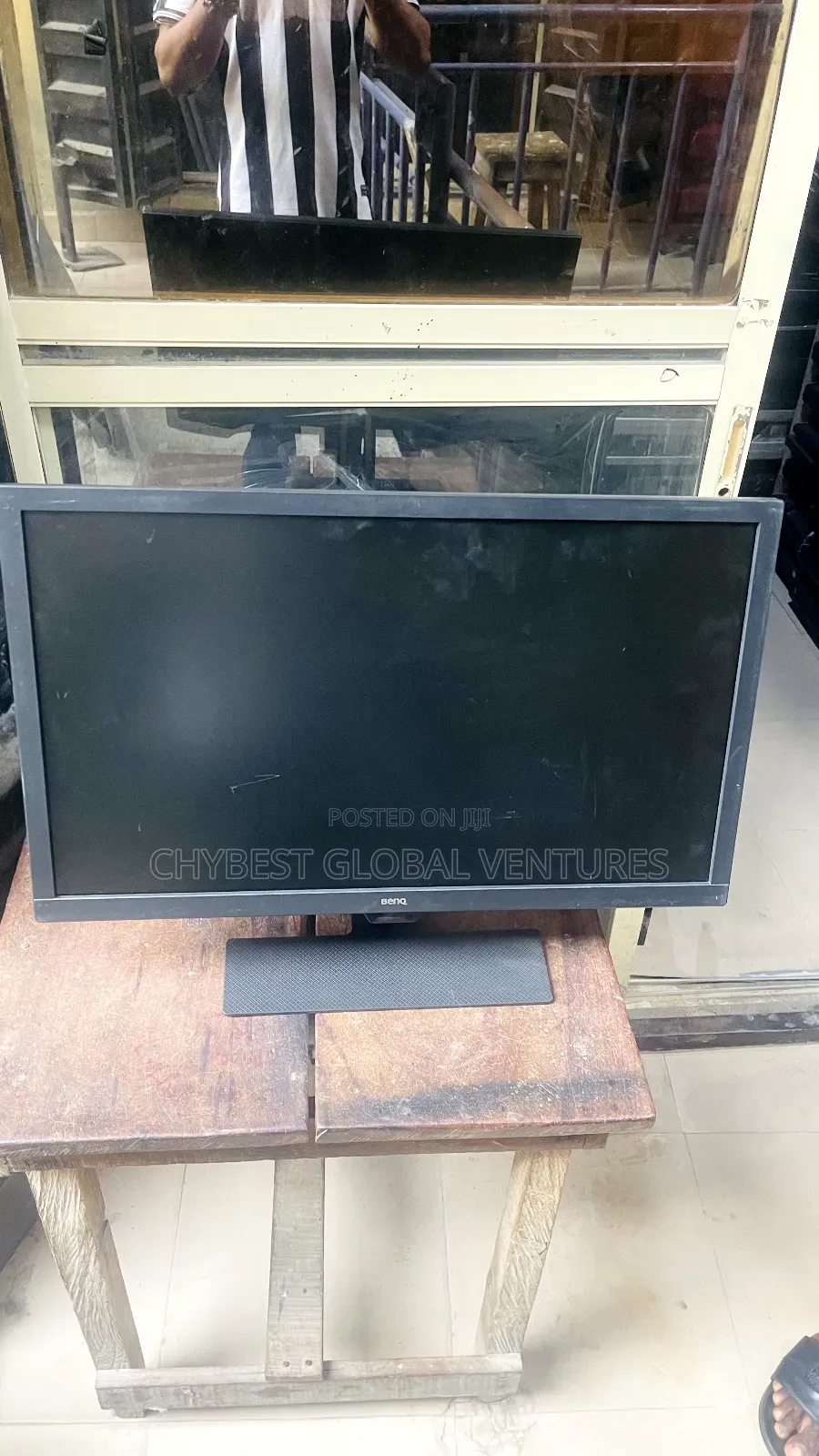 27 Inches Benq Monitor