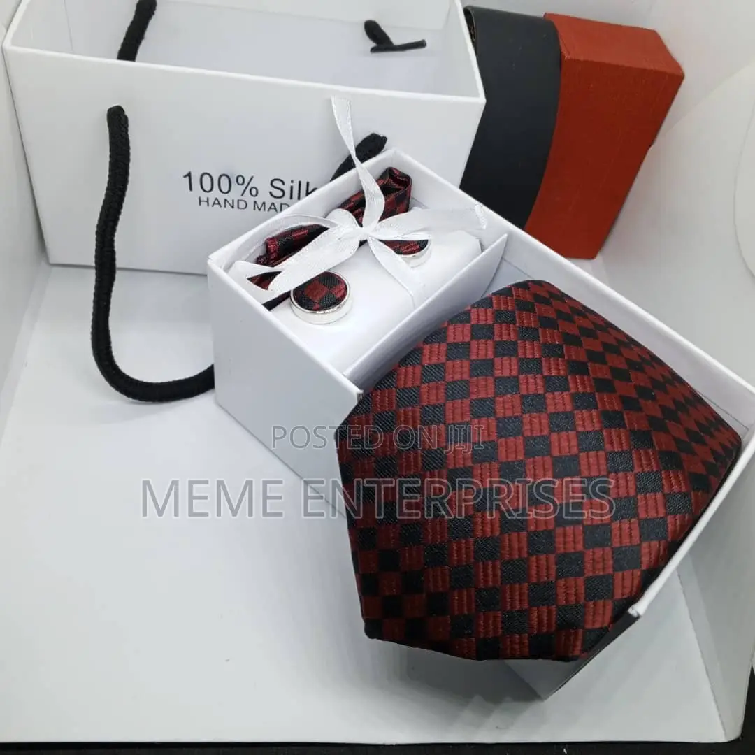 Red Mixed Set of Tie