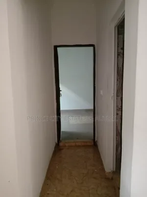 1bdrm Room & Parlour in Off Lawanson for rent