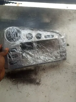 Photo - Factory Radio Chrome Toyota Matrix 2003 Model