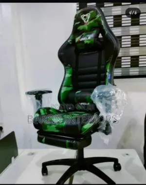 Furgle Ergonomic Swivel Office Chair Black and Green Color