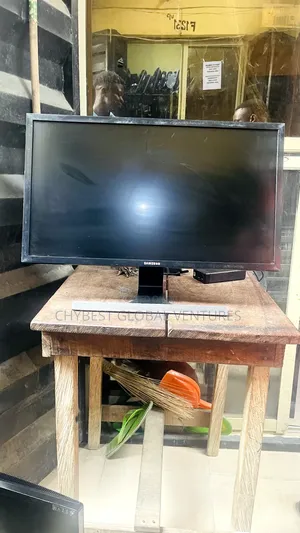 28 Inches Samsung Monitor