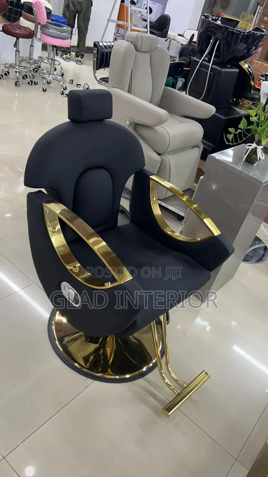 Executive Barbing Swivel Chair