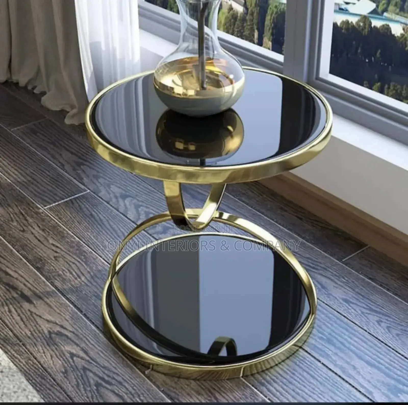 Corner Glass Top Stool