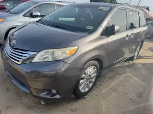 Toyota Sienna Limited 7 Passenger 2012 Gray