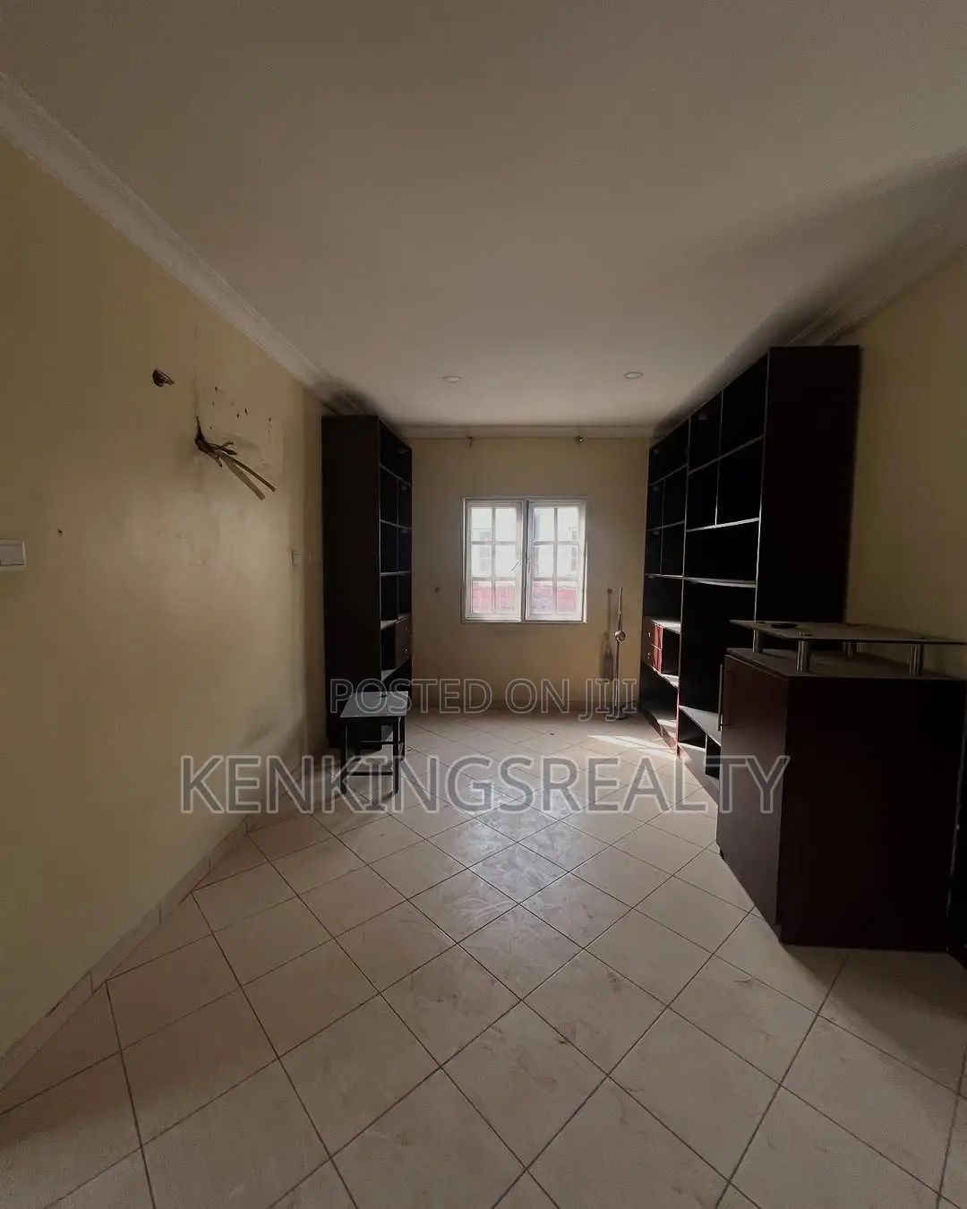 5bdrm Duplex in Apo District for rent