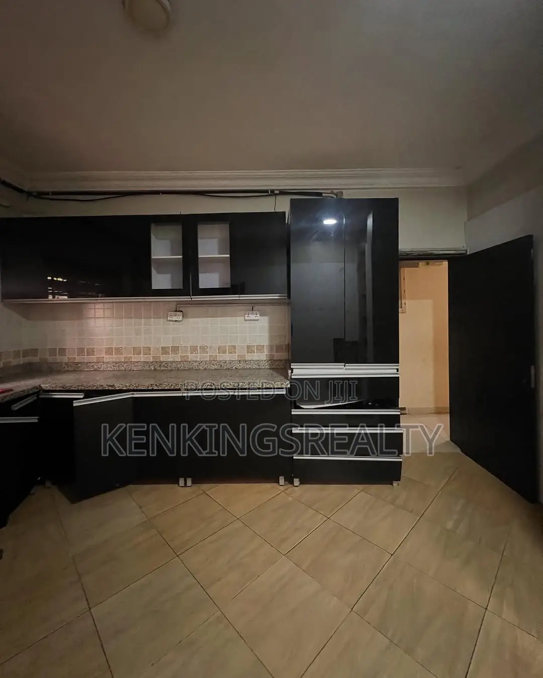 5bdrm Duplex in Apo District for rent