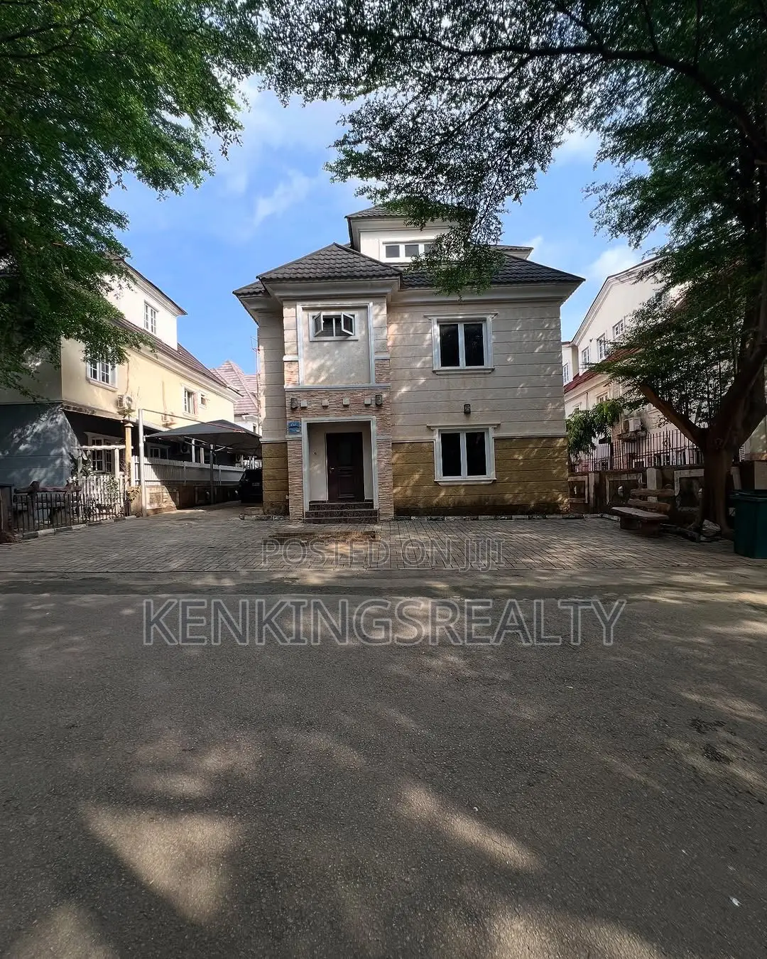 5bdrm Duplex in Apo District for rent