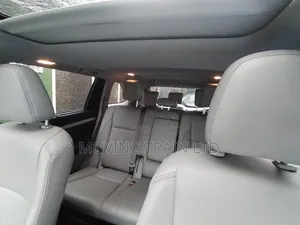Toyota Highlander XLE 4x4 V6 (3.5L 6cyl 8A) 2018 Gray
