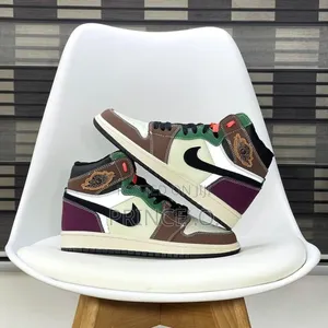 Photo - Air Jordan 1 Retro High Og "Handcrafted"