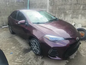 Toyota Corolla SE (1.8L 4cyl 6M) 2018 Burgundy
