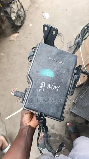 Complete Fuse Box Toyota Venza 4plug Engine