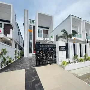 5bdrm Duplex in Ikota for sale