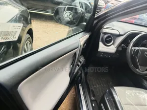 Toyota RAV4 Platinum AWD (2.5L 4cyl 6A) 2017 Blue