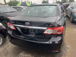 Toyota Corolla LE 4dr Sedan (1.8L 4cyl 4A) 2013 Black
