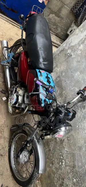 Bajaj Boxer 100 2023 Red