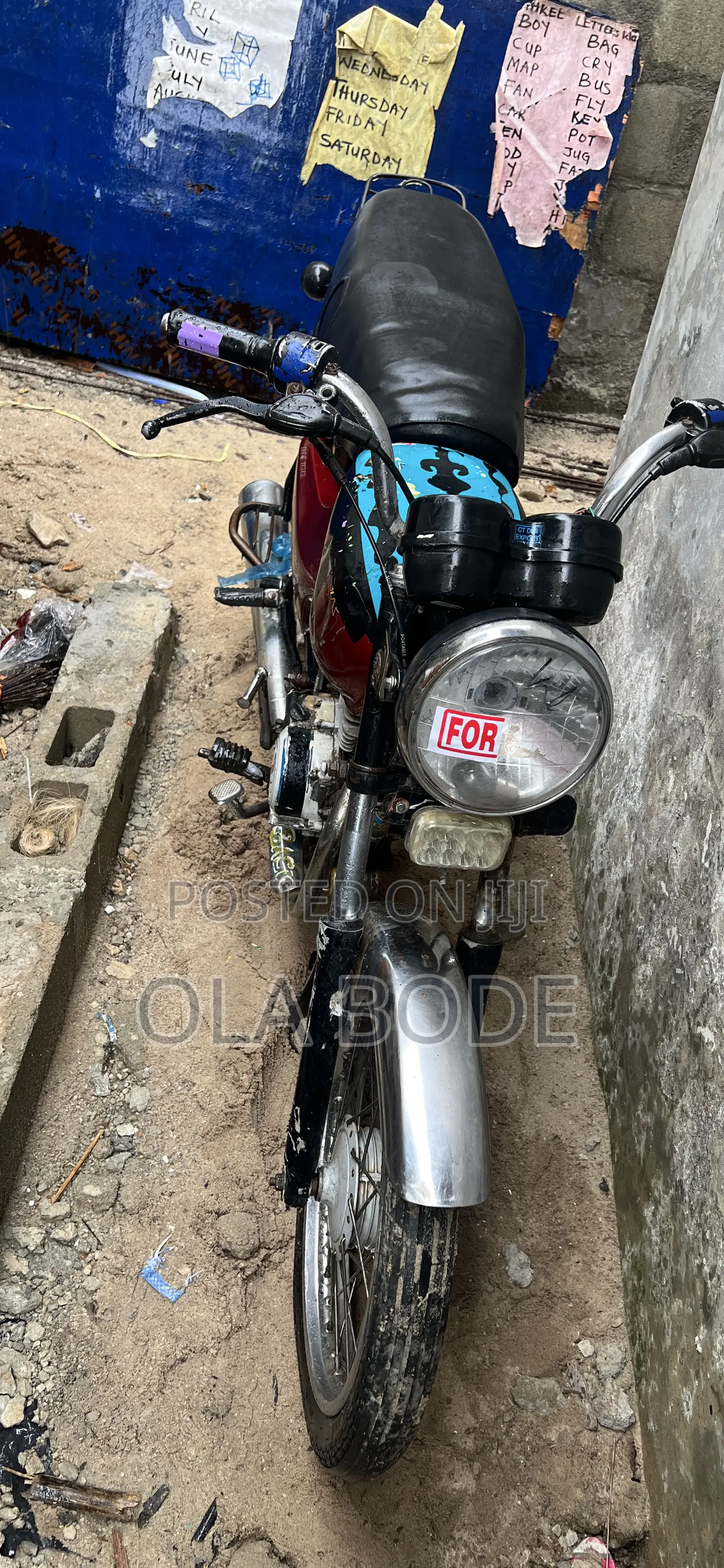 Bajaj Boxer 100 2023 Red