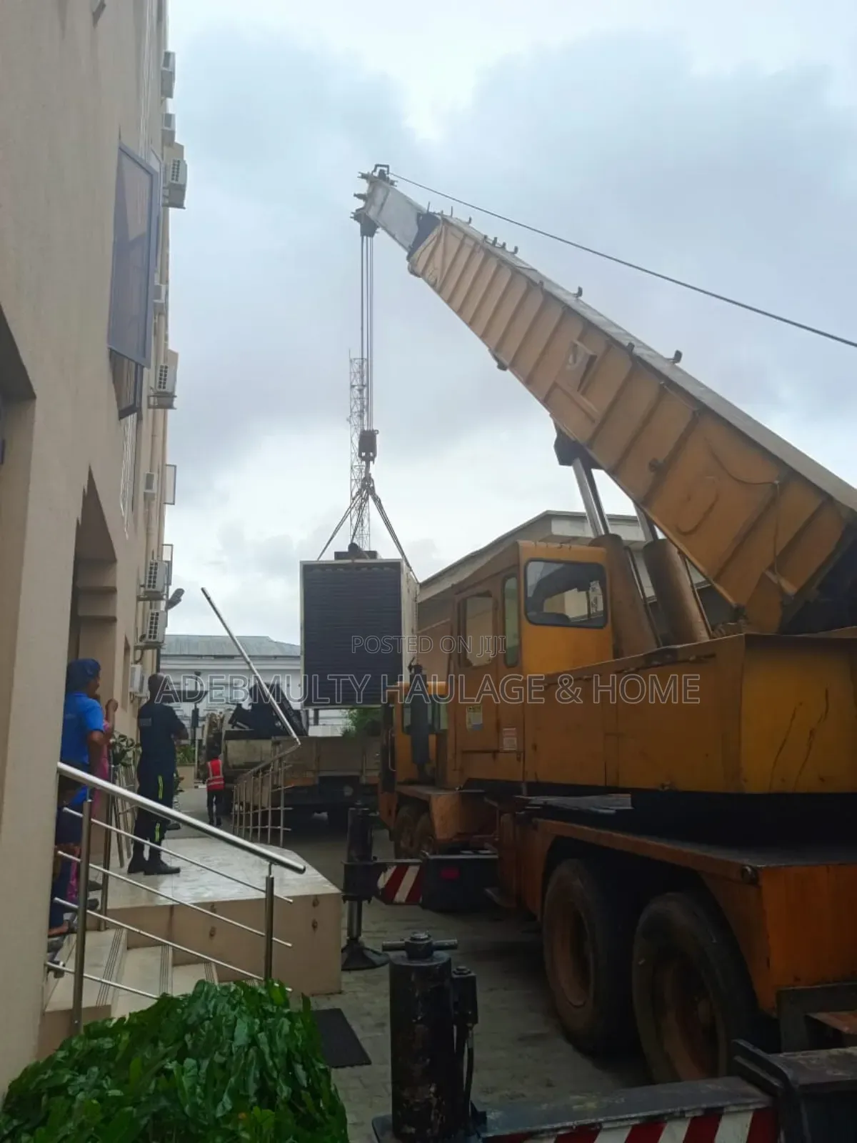 Hiab Crane for Hire, Intra or Interstate on Lekki, Ajah