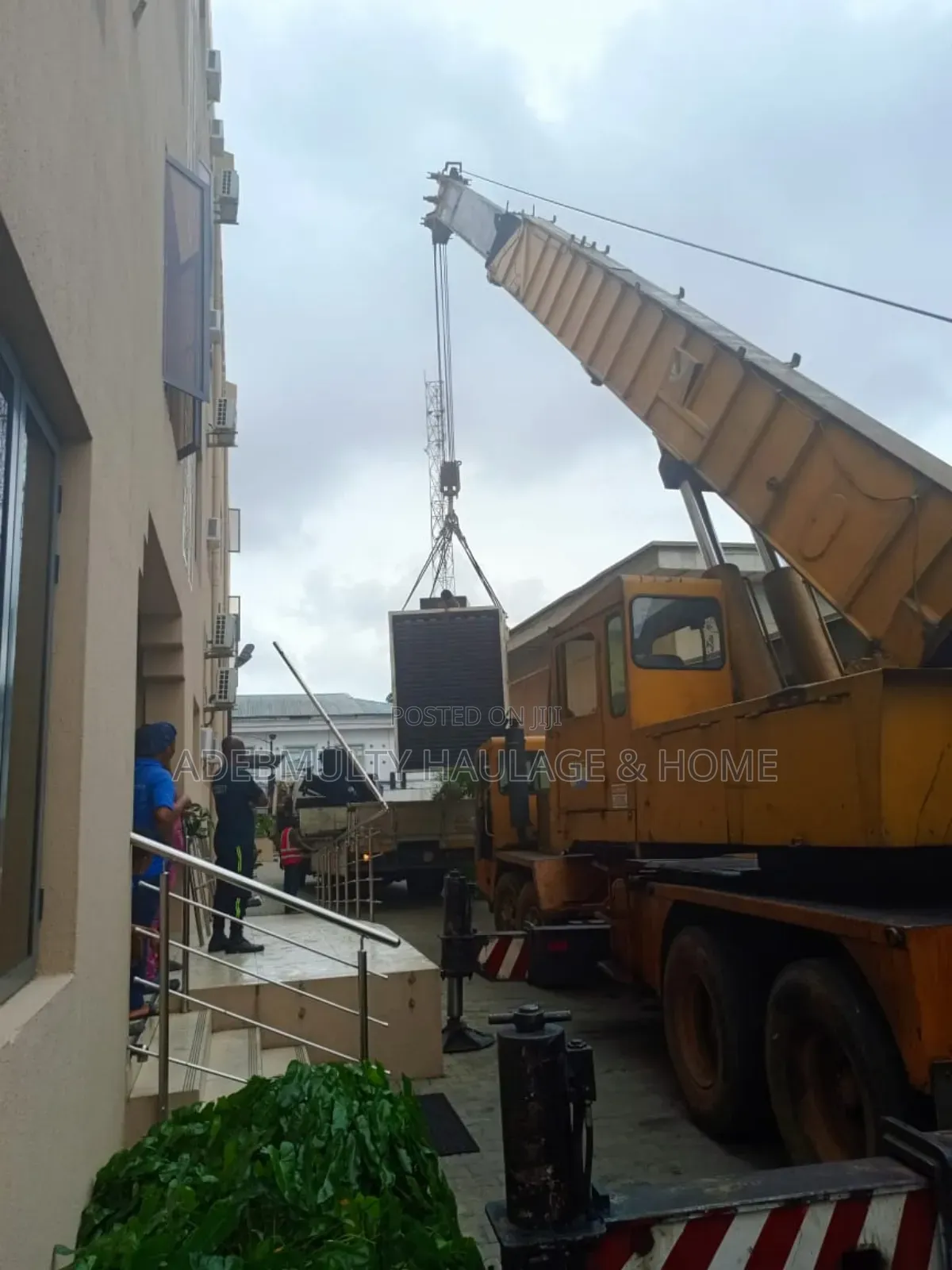 Hiab Crane for Hire, Intra or Interstate on Lekki, Ajah