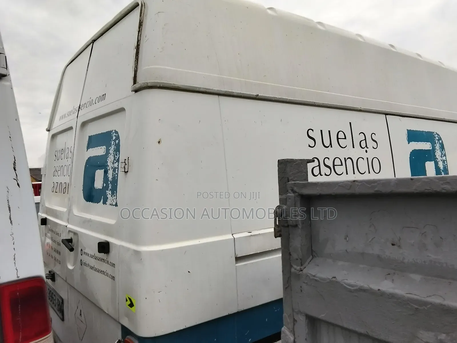 Volkswagen LT 2000 White