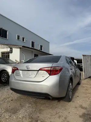 Toyota Corolla LE Eco (1.8L 4cyl 2A) 2019 Silver
