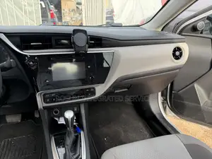 Toyota Corolla LE Eco (1.8L 4cyl 2A) 2019 Silver