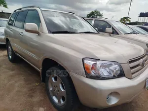 Photo - Toyota Highlander 2005 Gold