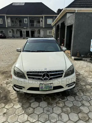Photo - Mercedes-Benz C300 2010 White