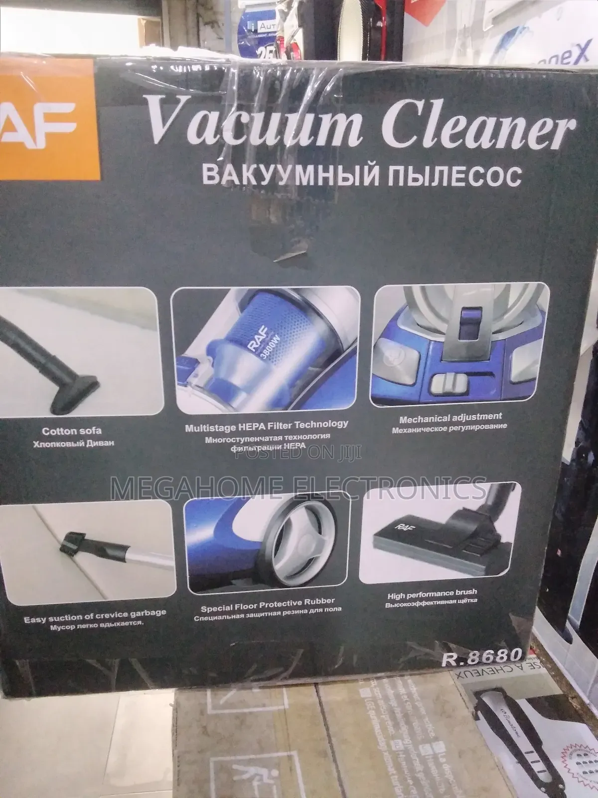 Raf Vacuum Cleaner 8680