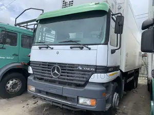 Foreign Used Mercedes Benz Container Body Truck