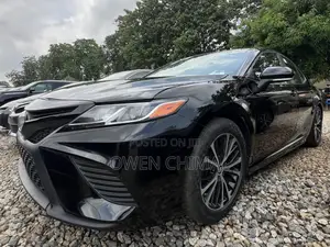 Photo - Toyota Camry 2018 Black