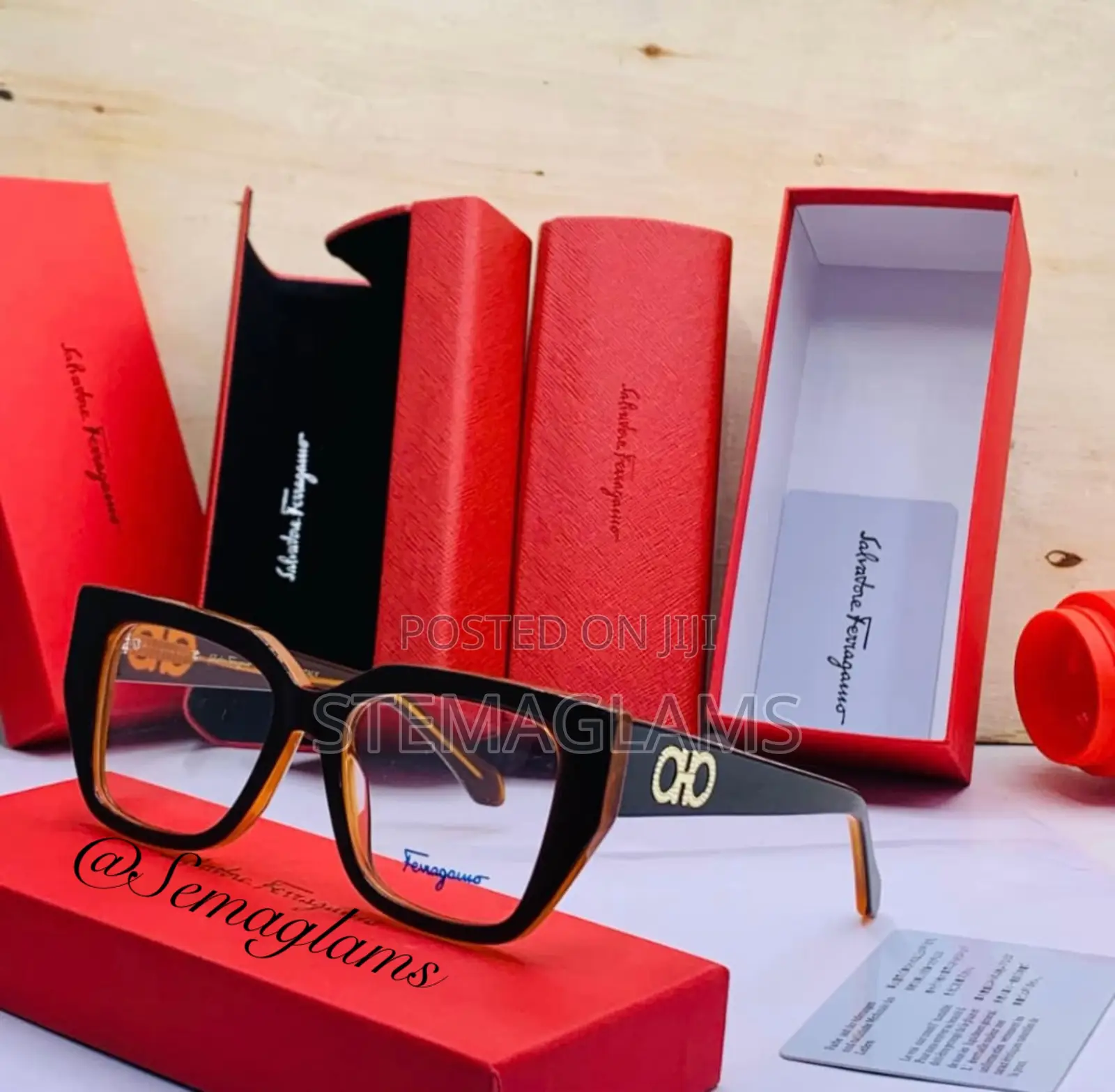 Salvatore Ferragamo Square Glasses Pc Frame Glasses