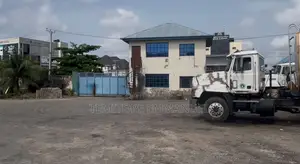 Photo - Different 2 Bay Warehouse in a Good Location