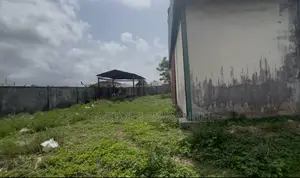 Different 2 Bay Warehouse in a Good Location