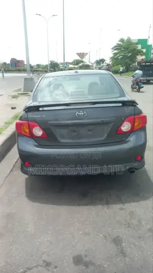 Toyota Corolla S 4dr Sedan (1.8L 4cyl 4A) 2010 Gray
