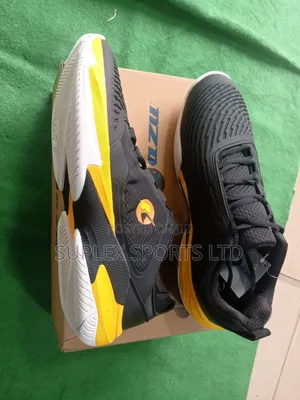 Kazu Lawn Tennis Shoe
