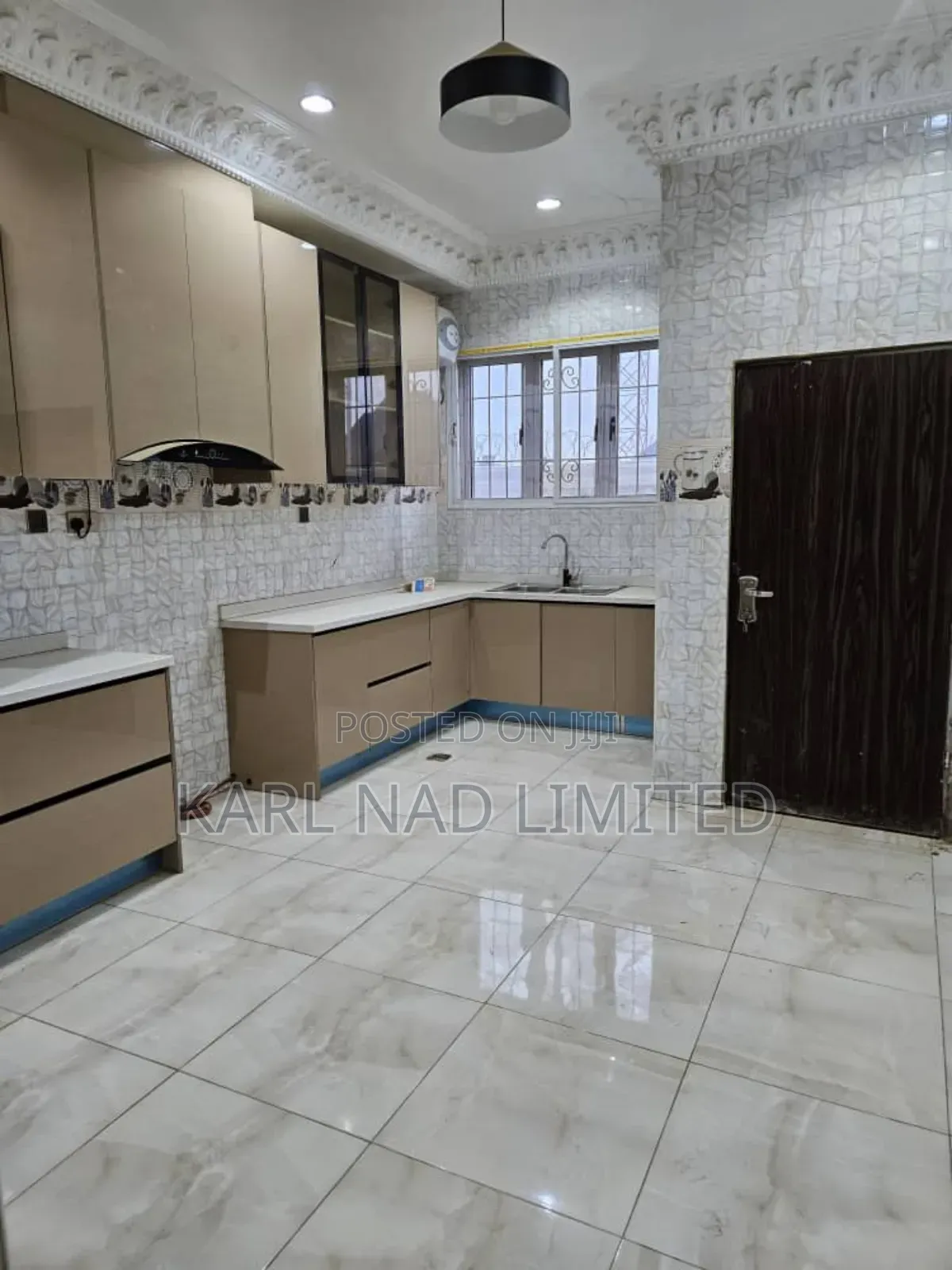 5bdrm Duplex in Estate, Asokoro for rent