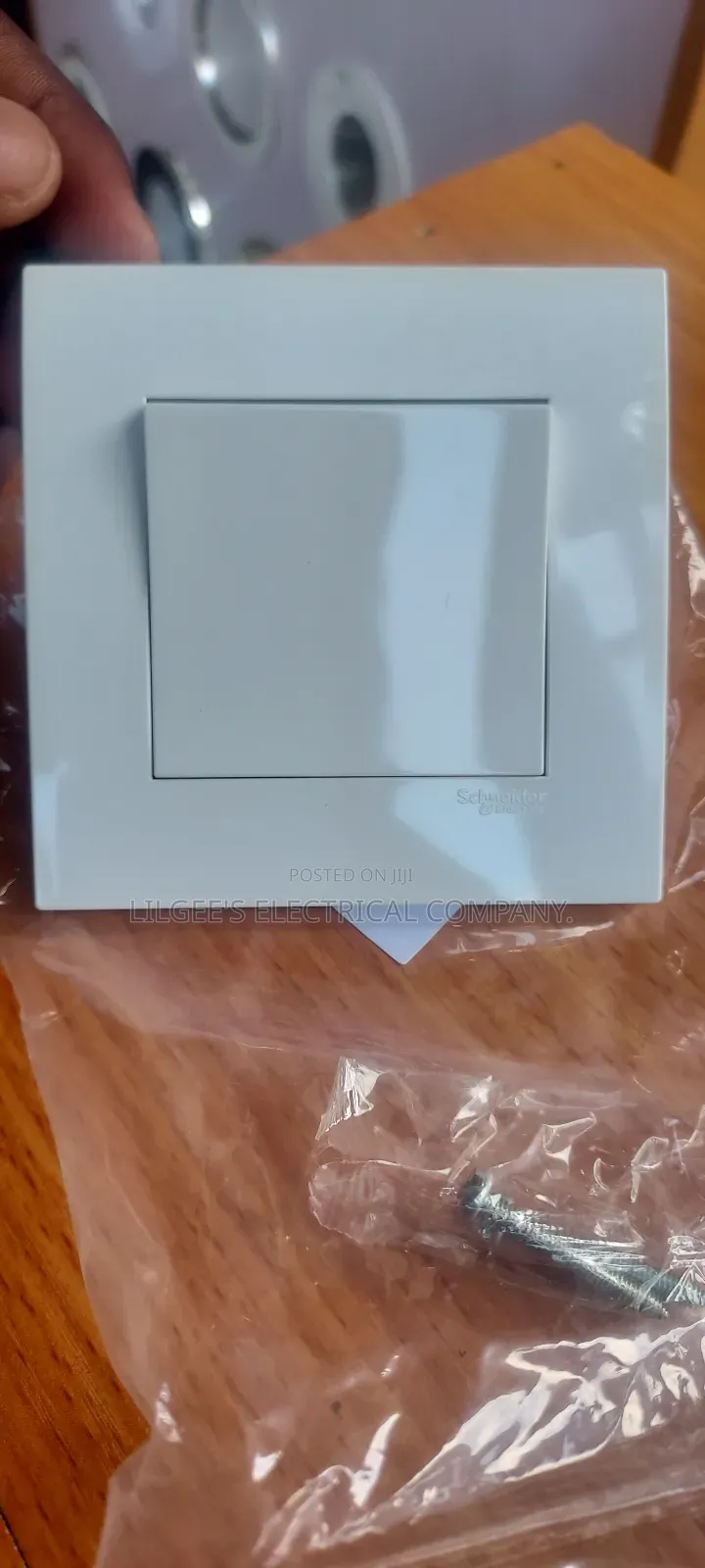 Original Schneider Intermediate Switch