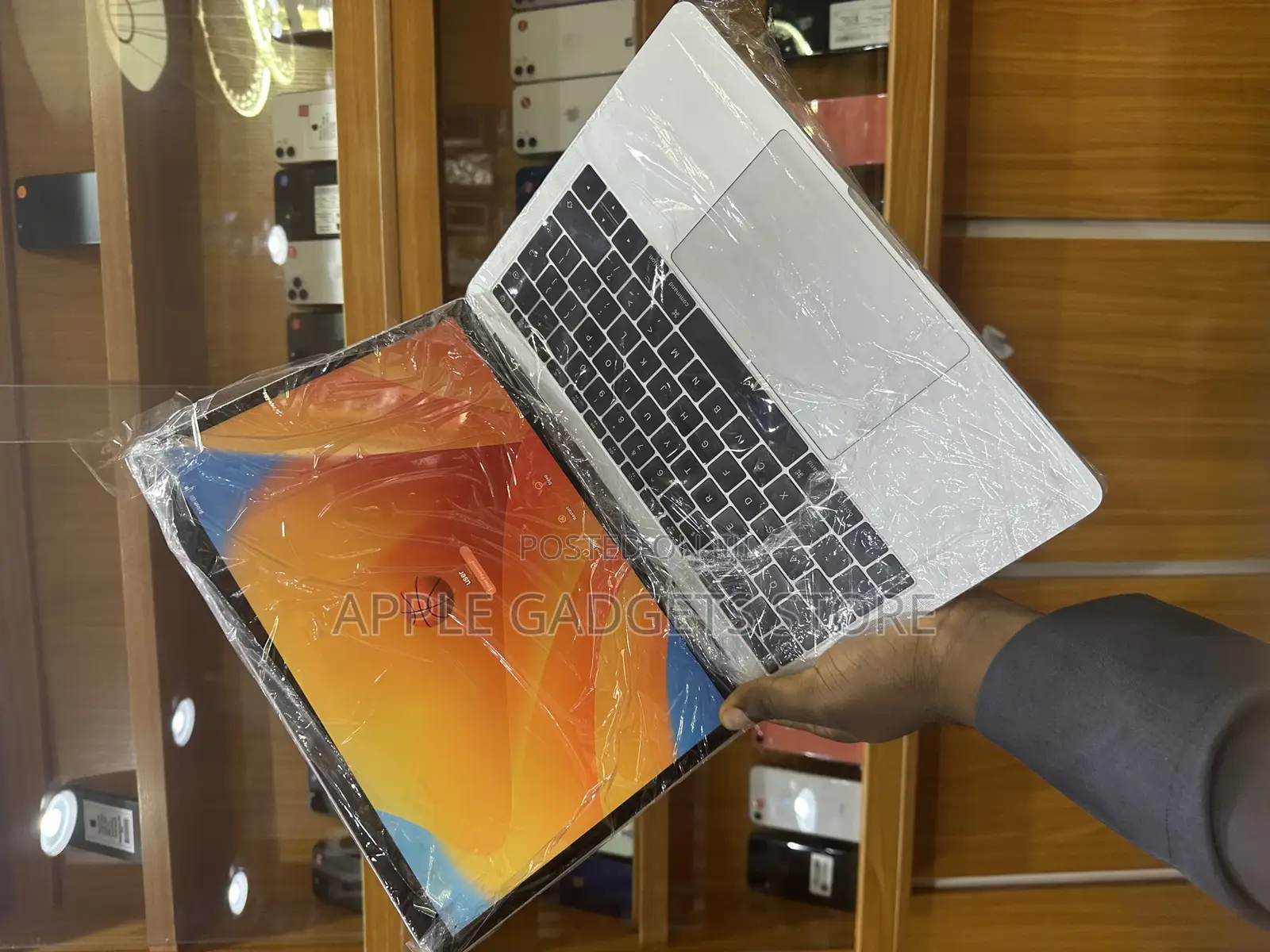Laptop Apple MacBook Pro 2017 16GB Intel Core I7 SSD 256GB