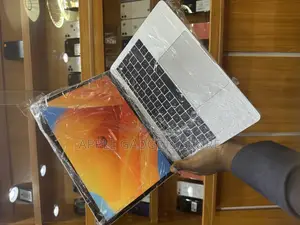 Laptop Apple MacBook Pro 2017 16GB Intel Core I7 SSD 256GB