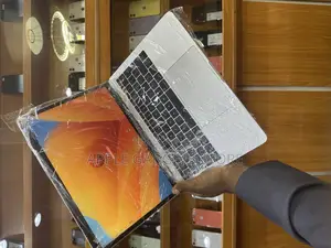Laptop Apple MacBook Pro 2017 16GB Intel Core I7 SSD 256GB