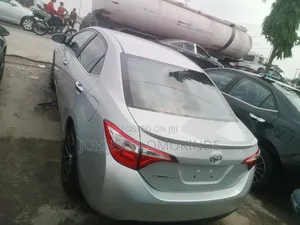 Toyota Corolla LE Eco 4dr Sedan (1.8L 4cyl CVT) 2015 Silver