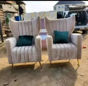 2singles Accent Sofa Can Be Made in Colors of Your Choice