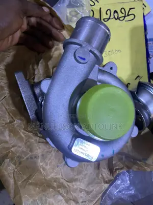 Turbocharger 1cd 17201-27040 Toyota Rav4 Auris Avensi Diesel