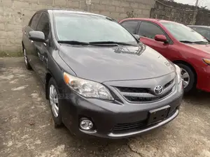 Toyota Corolla LE 4dr Sedan (1.8L 4cyl 4A) 2012 Gray