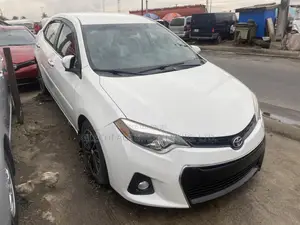 Toyota Corolla S 4dr Sedan (1.8L 4cyl CVT) 2014 White