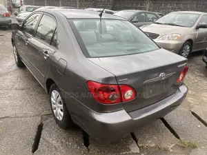 Toyota Corolla LE 2007 Gray